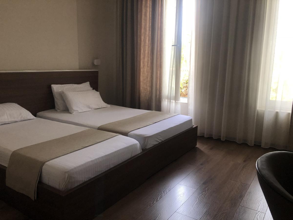 Soleo Hotel Tirana Exteriör bild